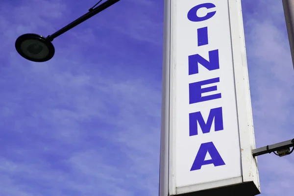 Kino Billboard Znak High Street Centrum Miasta — Zdjęcie stockowe