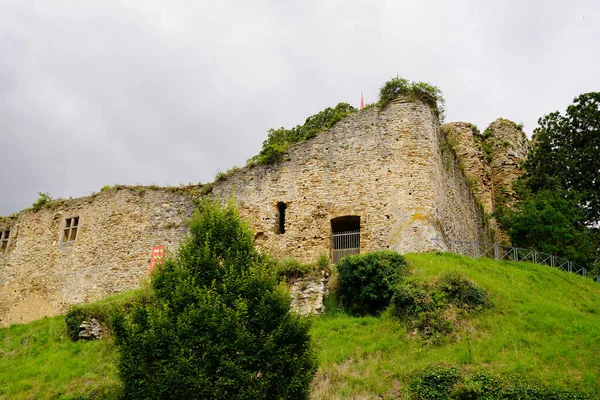 Historiska Feodal Slott Ruiner Kullen Byn Talmont Vendee Frankrike — Stockfoto