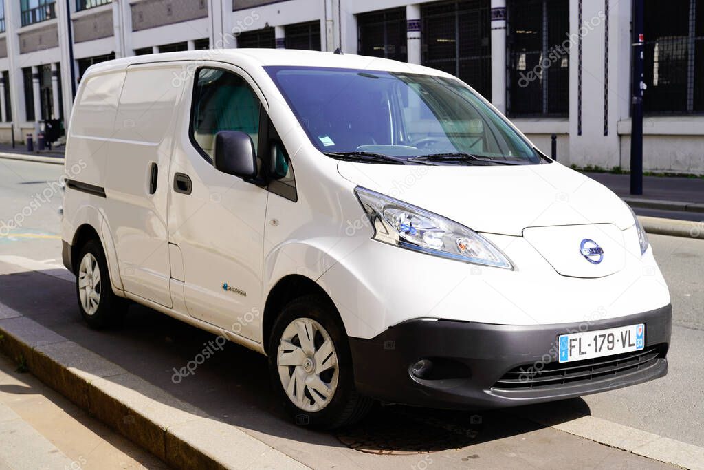 Bordeaux , Aquitaine France - 03 03 2021 : Nissan e-NV200 electric van delivery white panel ev vehicle parked in street