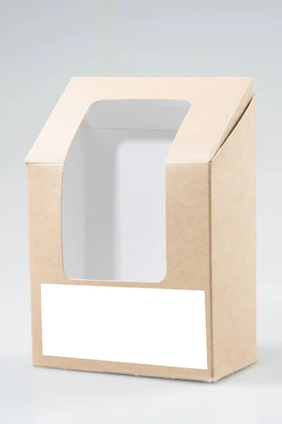 带有塑料窗的三明治食品的棕色纸板箱矩形拆箱包装和用于文字的空白纸模拟标识品牌的空白空白空白 — 图库照片