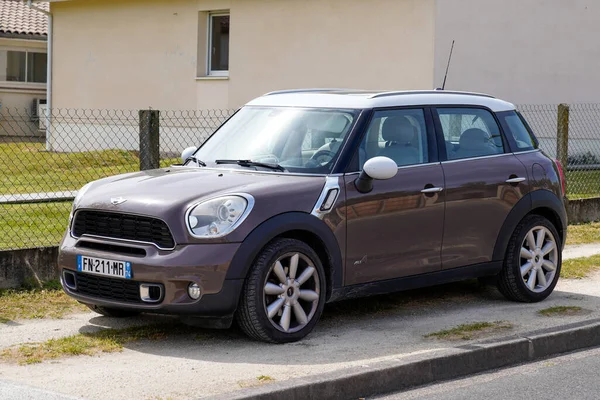 Burdeos Aquitania Francia 2021 Mini Coche Paisano Calle Vista Lateral — Foto de Stock