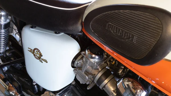 Bordeaux Aquitaine France 2021 Triumph Bonneville T100 Yıl Dönümü Tabelası — Stok fotoğraf