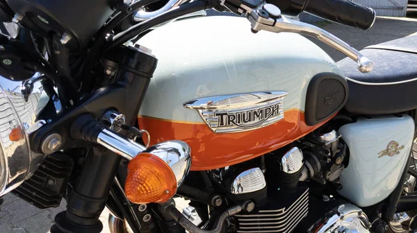 Bordeaux Aquitaine France 2021 Triomphe Bonneville T100 Bonnie Neo Retro — Photo