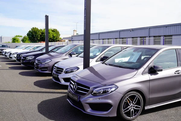 Burdeos Aquitania Francia 2021 Mercedes Benz Vehículo Concesionario Coches Venta — Foto de Stock