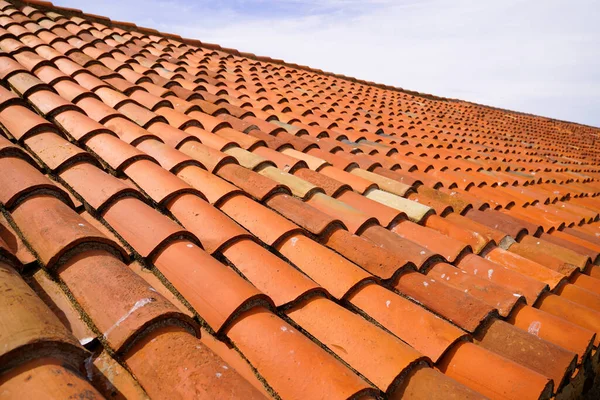 Red Roof Tiles Closeup Real Sky Background — Stock Photo, Image