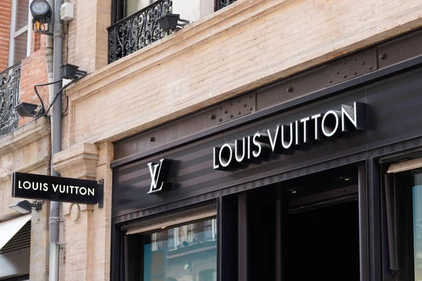 Toulouse Occitanie Франс 2021 Louis Vuitton Бренд Логотипу Підписати Текст — стокове фото