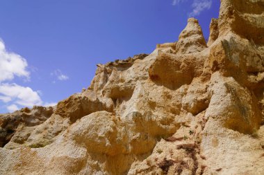 Orgues Ille sur Tet doğal taş kireçtaşı bacaları Languedoc Roussillon Güney Fransa 'da