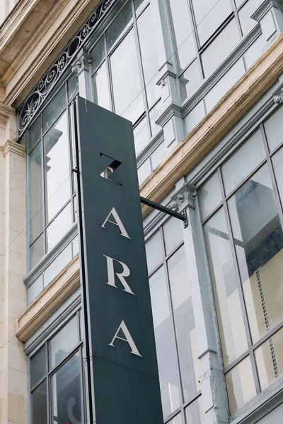 Burdeos Aquitania Francia 2021 Logotipo Zara Signo Texto Frente Tienda — Foto de Stock