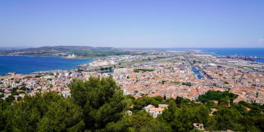Occitanie Fransa 'nın Herault kentindeki şehir limanının Sete Hava Panoraması