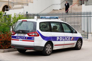 Sete, ocitanie France - 06: 30 2021: Fransız ulusal polisinin Ford Galaksisi arabası