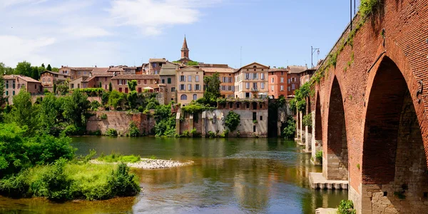 Albi Ciudad Vista Viejo Puente Piedra Ladrillo Rojo Sobre Río — Foto de Stock