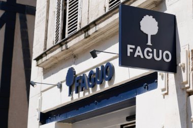 Toulouse, okült Fransa - 06 25 2021: Faguo metin dükkanı ve ön cephedeki logo markası butiği