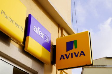 Toulouse, occitanie France - 06 25 2021: Haviva afer sigortalı logo metni ve Fransız sigorta bürosunun duvarına imza.