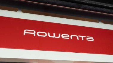 Bordeaux, Aquitaine France - 08 20 2021: Rowenta mağaza logosu ve Fransız tabanlı şirketin marka metni