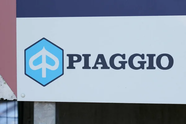 Burdeos Aquitania Francia 2021 Piaggio Concesionario Firmar Texto Logotipo Marca — Foto de Stock