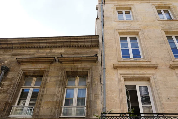 Antes Después Comparación Limpieza Fachada Del Edificio Frente Lavar Las — Foto de Stock