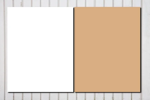 Blanco Witte Papieren Vellen Bruine Envelop Voor Brochure Houten Grijze — Stockfoto