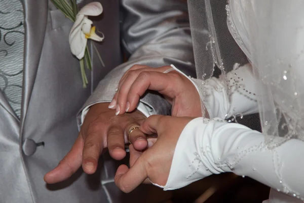 Hand und Hochzeit — Stockfoto