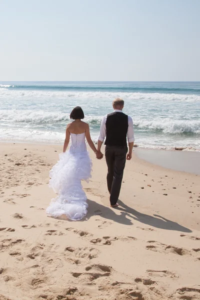 Pareja en la playa — Foto de Stock