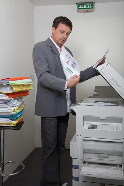 Mann bei der Arbeit — Stockfoto