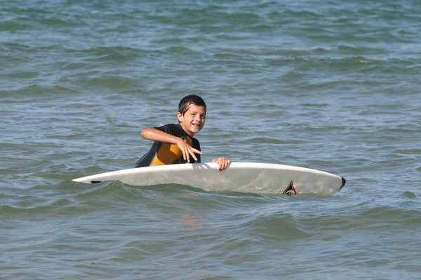 Surf na praia — Fotografia de Stock