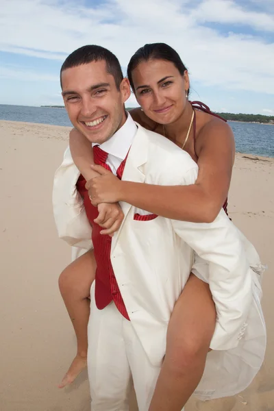 Bröllop stranden vid havet — Stockfoto