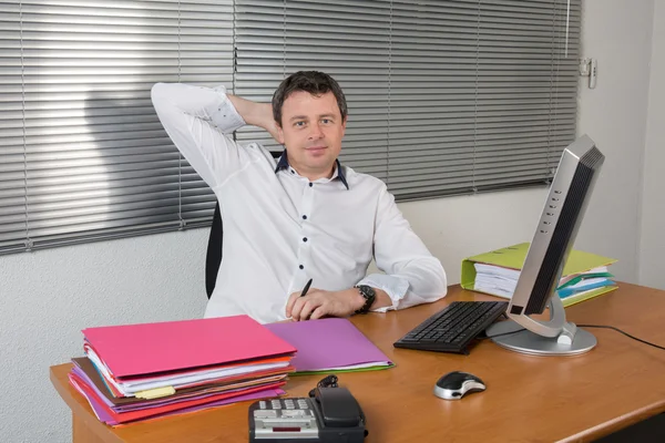 Retrato de un hombre en el trabajo — Foto de Stock