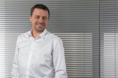 iş yerinde iş adamı