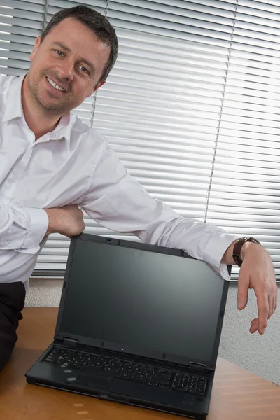 Geschäftsmann bei der Arbeit — Stockfoto