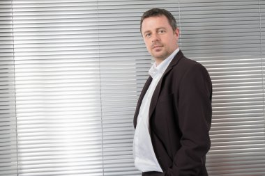 iş yerinde iş adamı