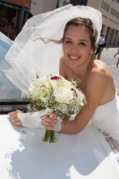 Nice and beautiful bride — Stock Photo, Image