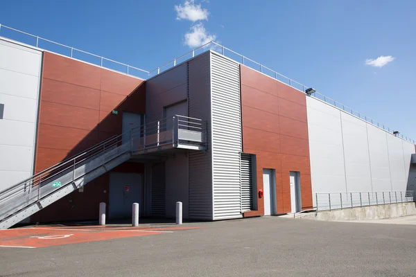 Modern und außen einer Lagerhalle — Stockfoto