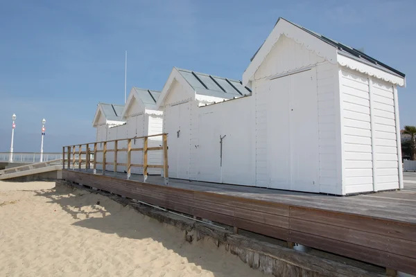 Visa på stranden hus på stranden — Stockfoto
