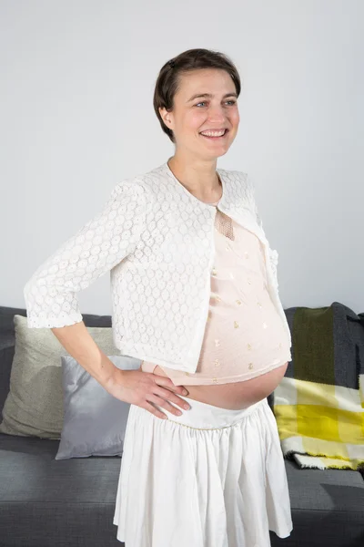 Pregant men mycket fin och smal — Stockfoto