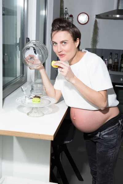 Pregant maar zeer mooi en slank — Stockfoto