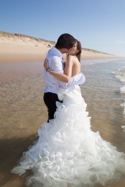 Sahilde düğün gününde