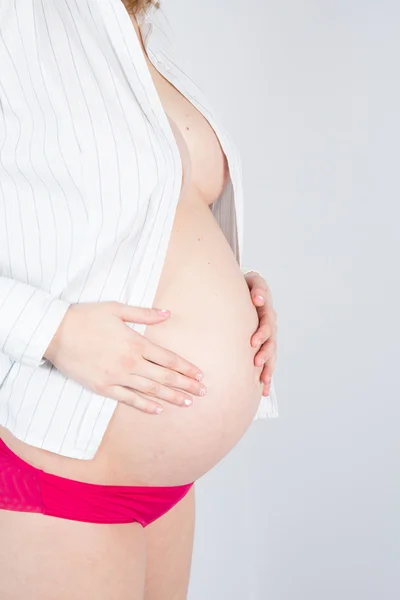 Hermosa barriga embarazada — Foto de Stock