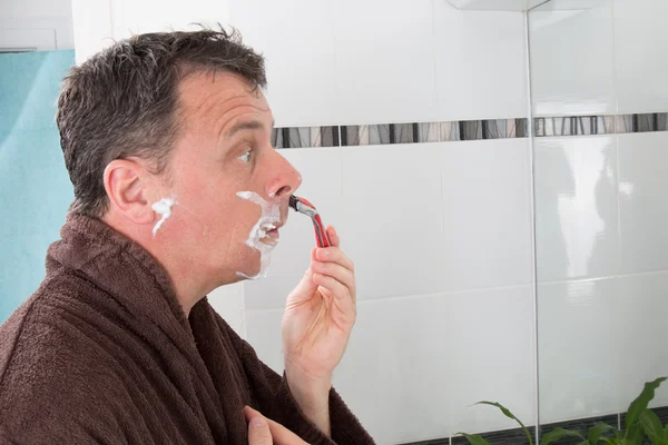 Man in een bathromm — Stockfoto