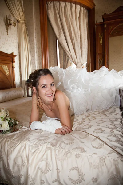 Woman in her wedding day — Stock Photo, Image