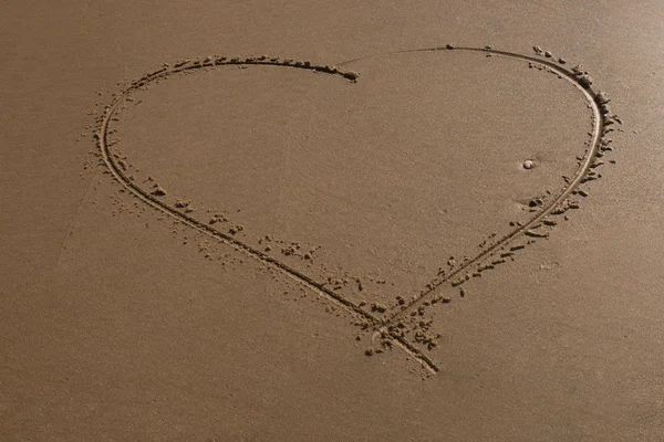 Tło plaża z serca rysunek na lato — Zdjęcie stockowe