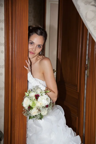 Chica encantadora en el día de su boda — Foto de Stock