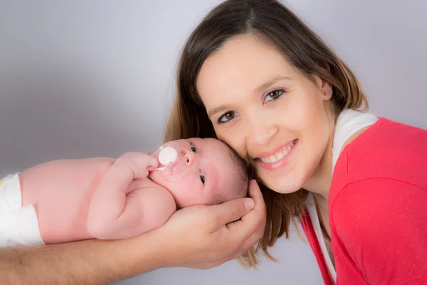 Nette Mutter und ihre Tochter — Stockfoto