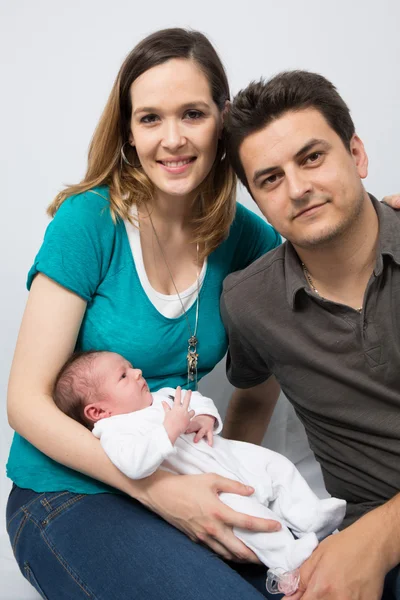 Onların bebek evde ile gurur veliler