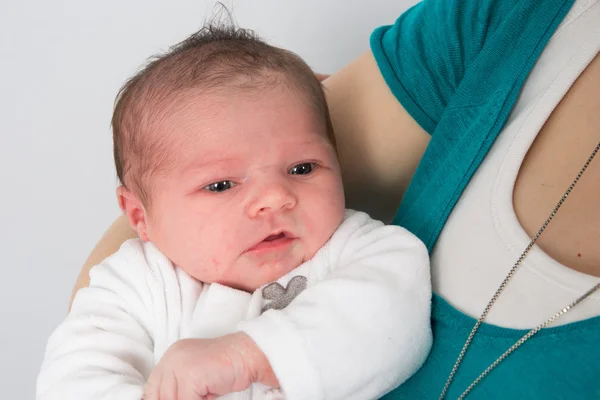 Neugeborenes kaukasisches Baby — Stockfoto