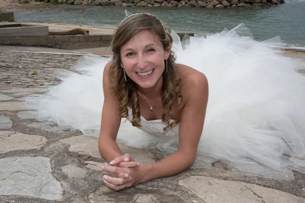 Seksi Gelin yere okyanusun karşı yalan