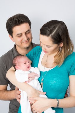 Güzel ve mutlu aile ile ilk bebek
