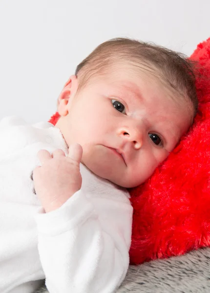 Şirin yeni doğan bebek yakın çekim — Stok fotoğraf