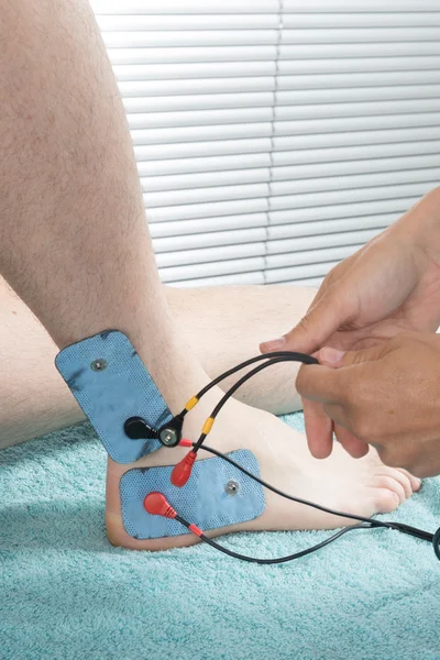Elektrody na těle muže — Stock fotografie