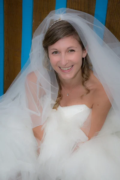 美しい、美しい金髪の花嫁 — ストック写真