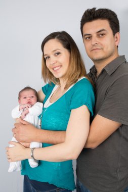 İlk bebek ile mutlu anne